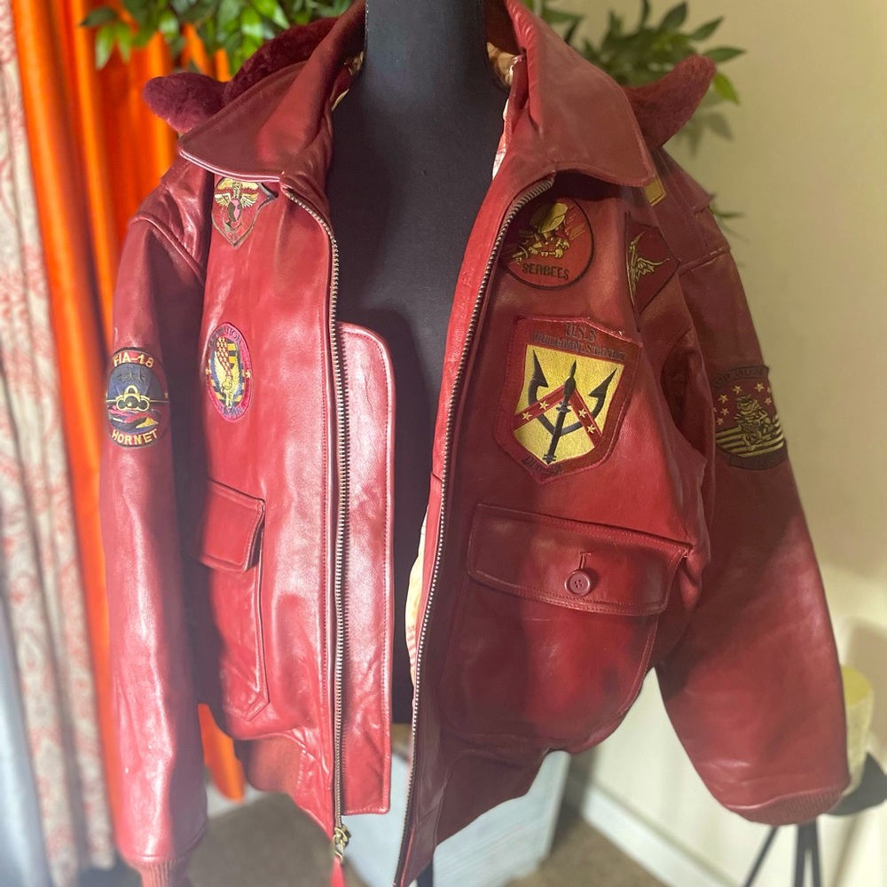 COPY - Used in good condition mens leather old school vintage jacket!